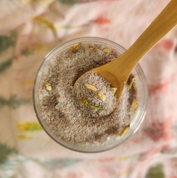 Handmade Lavish Love fizzy bath salts‎ - Picture 3 of 4
